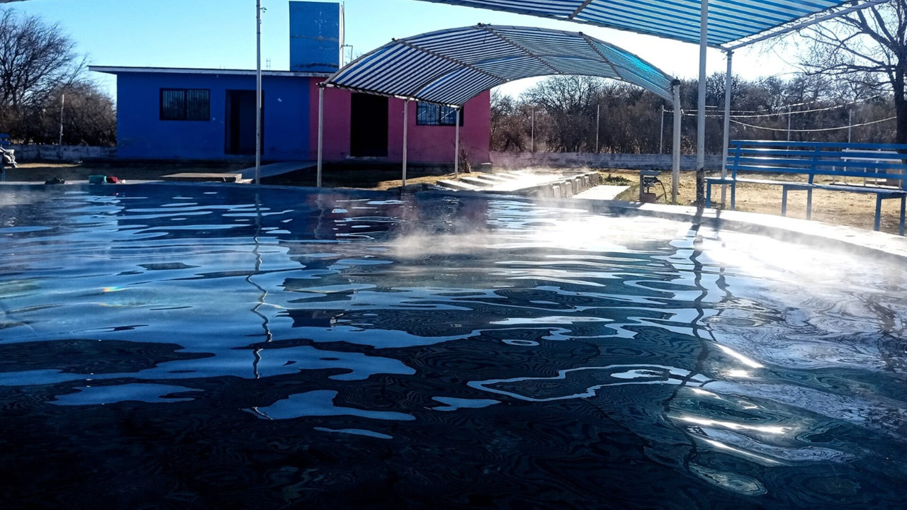 En este apacible lugar puedes relajarte y dejar que sus aguas termales te curen. Foto: durango Desconocido, en Facebook.