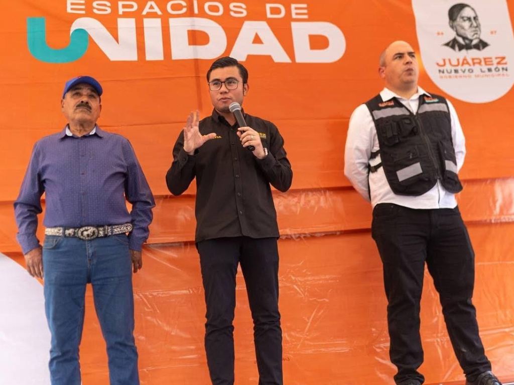 Alcalde de Juárez comprometido con más espacios dignos para la comunidad Foto: Facebook Félix Arratia