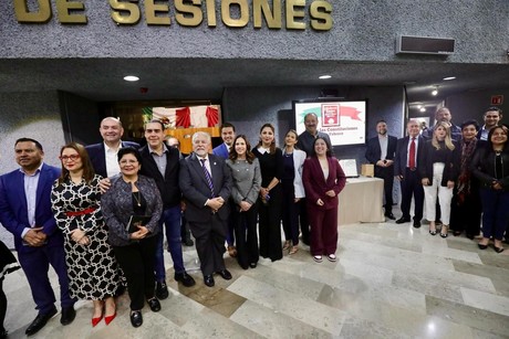 Congreso de Nuevo León conmemora el día de la Constitución de México