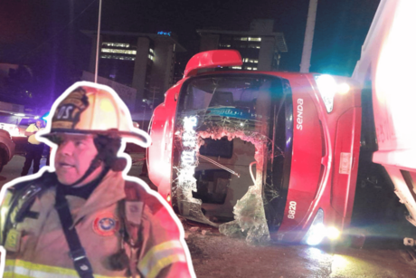 Tren impacta autobús en Monterrey; hay una persona fallecida y múltiples heridos l VIDEO