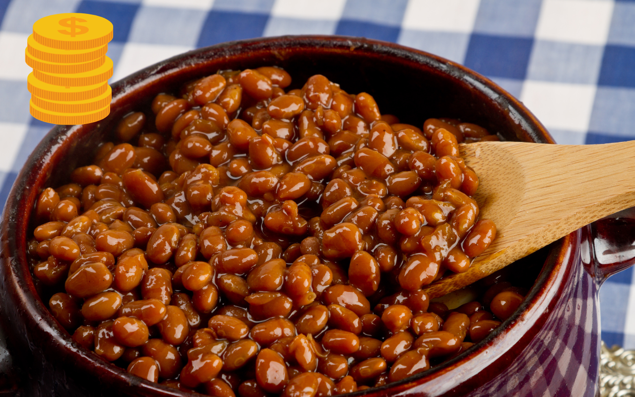 Son las acopiadoras de frijol quienes venden por kilo los diferentes tipos de frijoles. Foto: Especial.