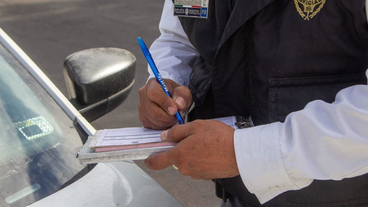 No pagar tus multas podría generar recargos. Foto: Redes Sociales