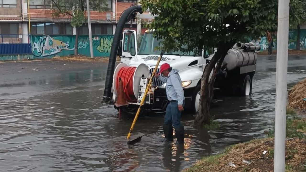 Las lluvias de esta tarde provocaron inundaciones en los municipios de Coacalco, Ecatepec y Tlalnepantla. Foto: X (@OPDM_Tlalne).