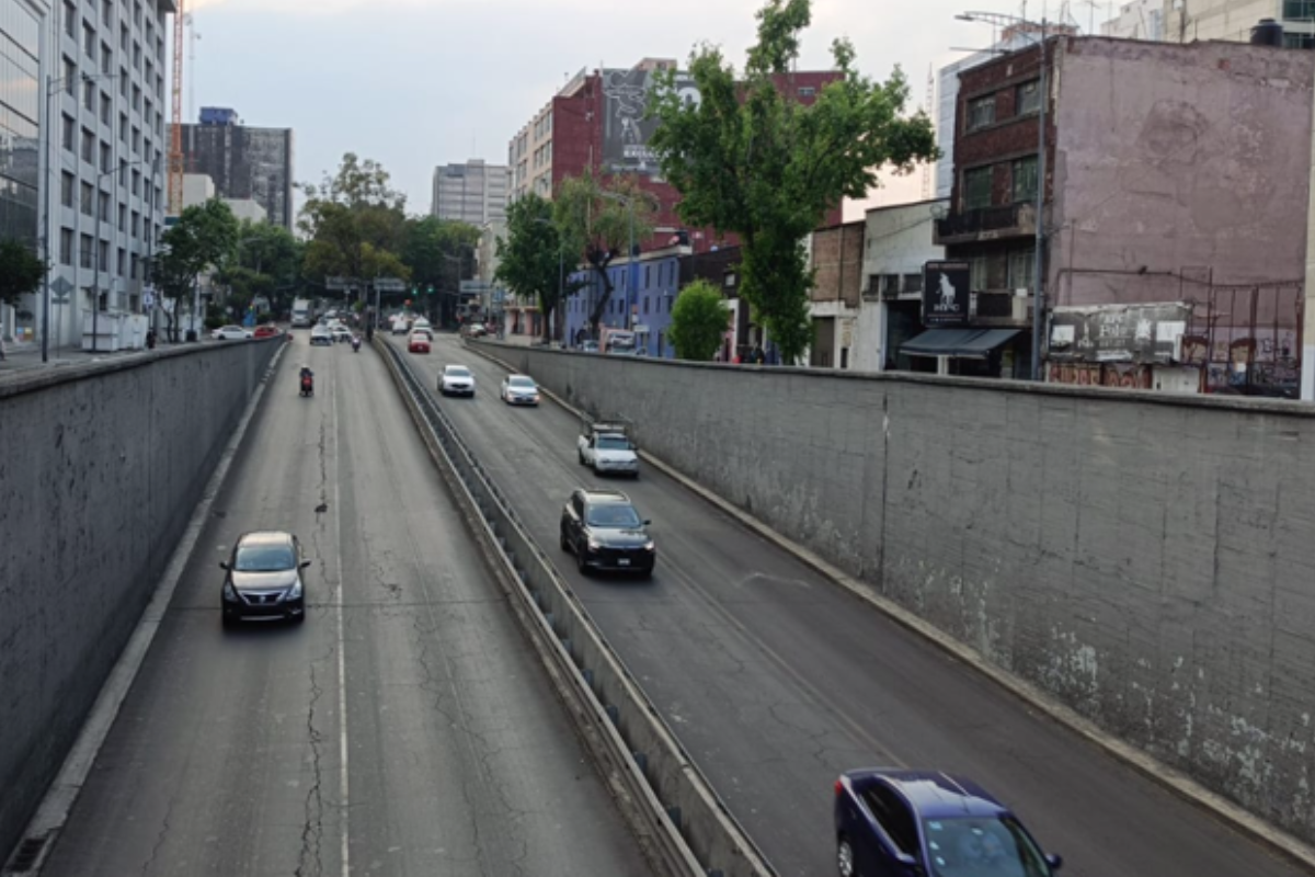 Avance de autos en Fray Servando Teresa de Mier.    Foto: X(@OVIALCDMX)