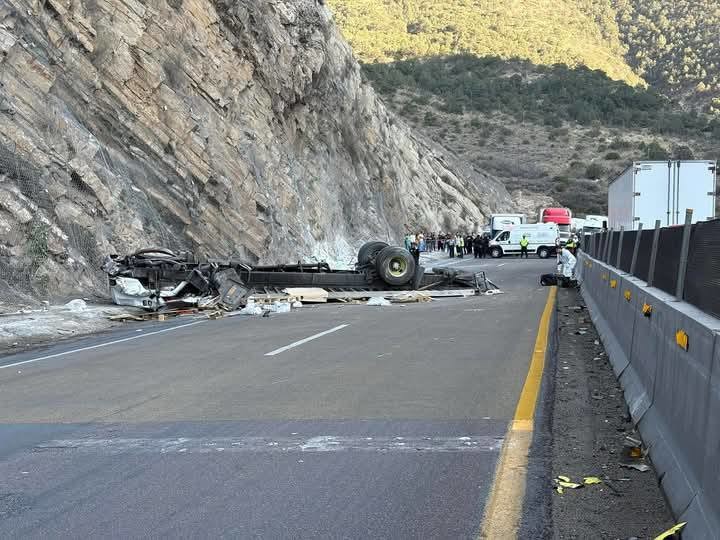 Accidente en la carretera 57. Foto de el Molino.