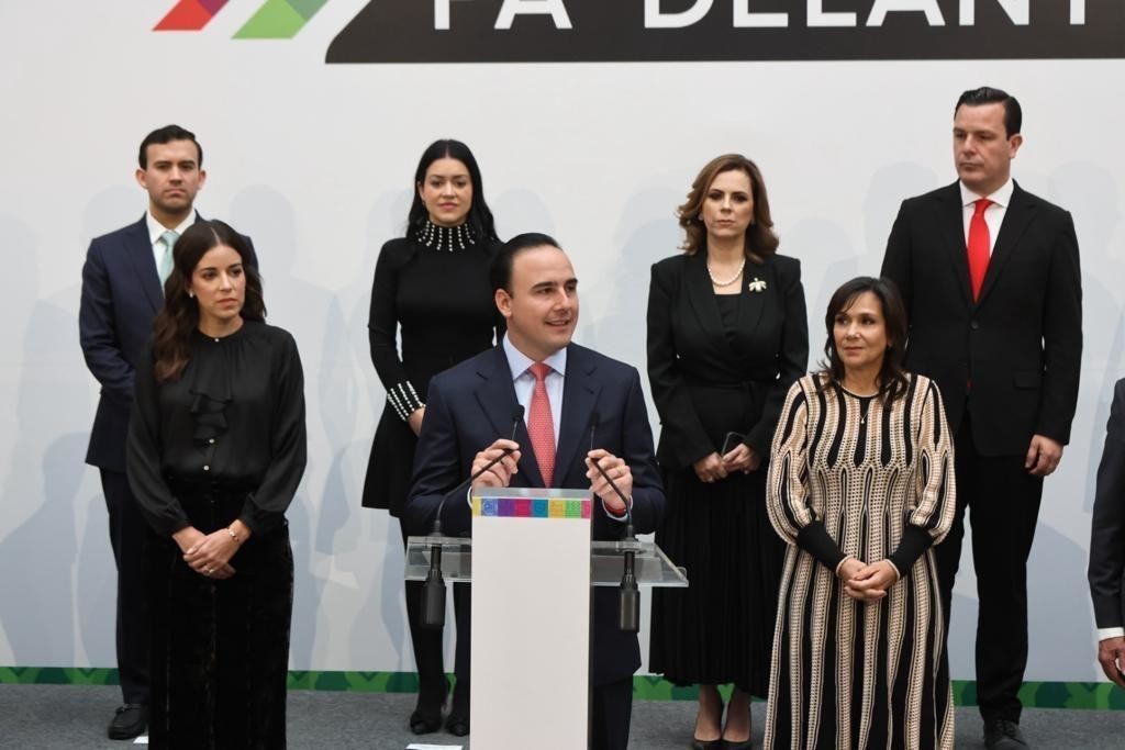 Nuevos miembros en el gabinete de Manolo Jiménez. Foto de gobierno.