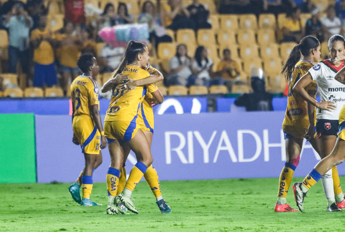 Tigres Femenil viene de atrás y clasifica a semifinales de la Concachampions W