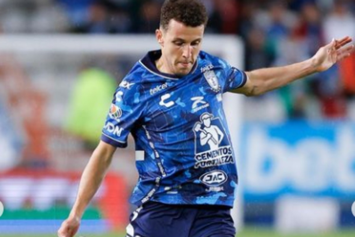 Oussama Idrissi disputando partido con Pachuca Foto: Instagram @11idrissi