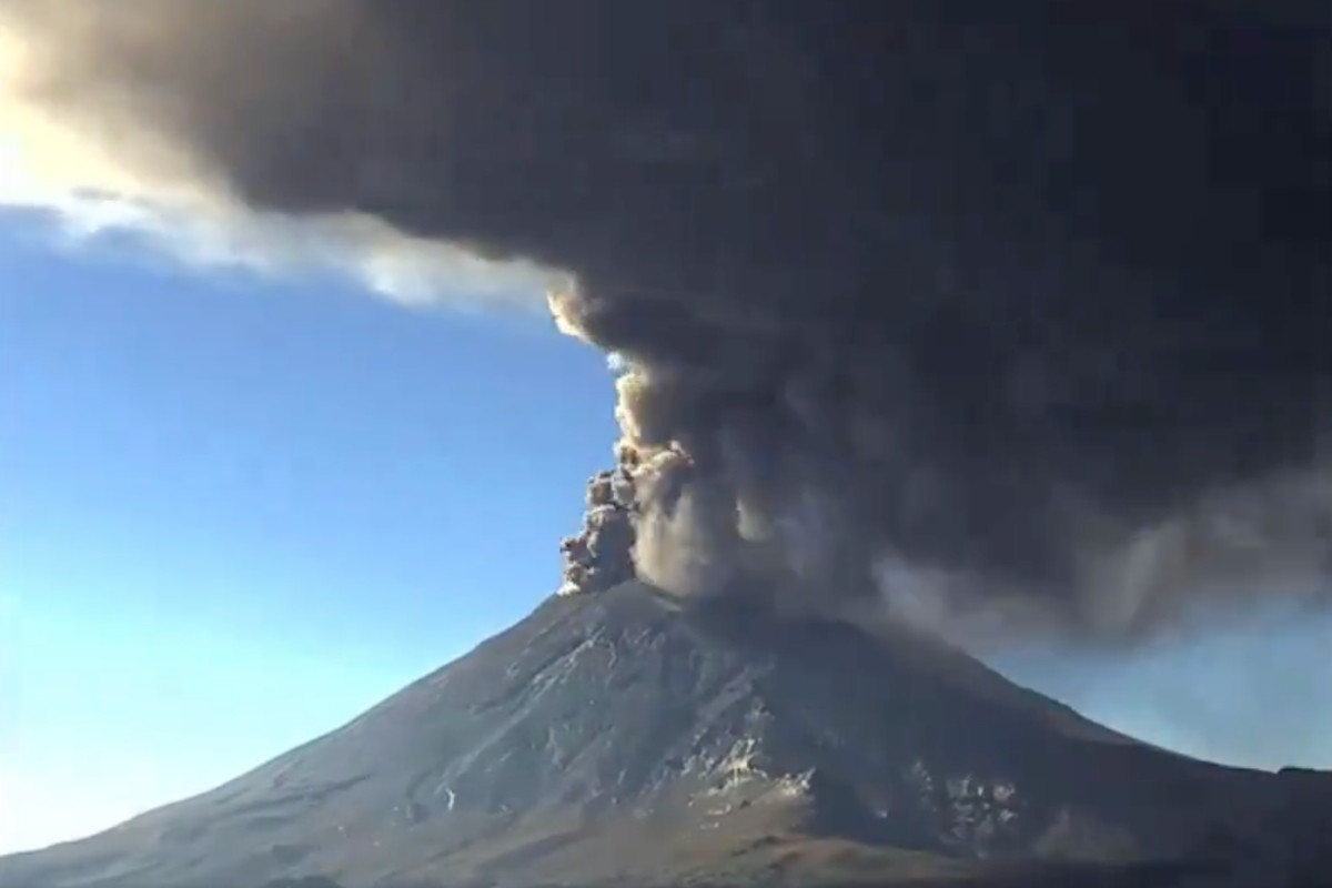 El volcán Popocatépetl continúa emitiendo fumarolas de gran magnitud Foto: 'X'(Twitter) @webcamsdemexico