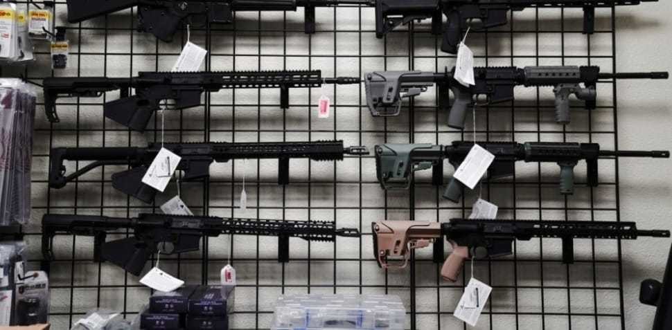 Fabricantes de armas de EU buscan que Corte Suprema frene demanda de México