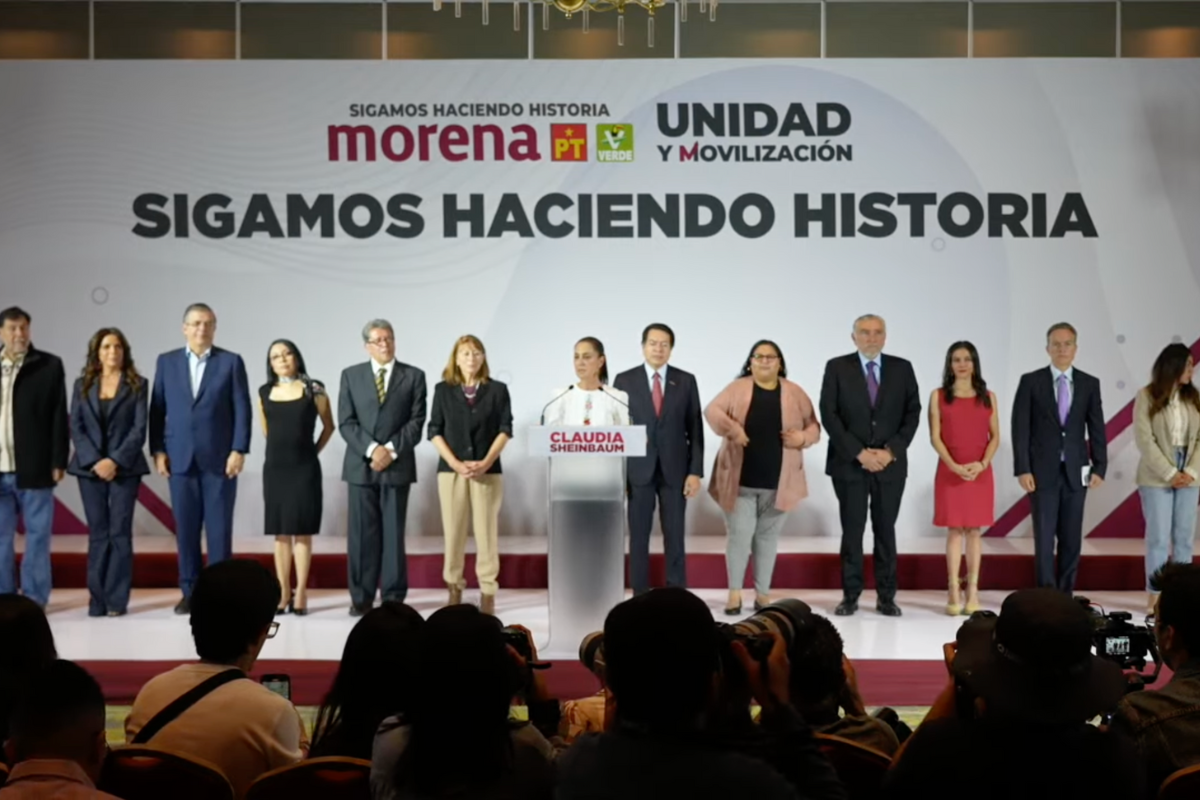 Claudia Sheinbaum presentó a las 14 personas que conforman su equipo de campaña, las cuales incluyen nombres conocidos dentro de Morena y la cuarta gobernación. Fuente: Youtube