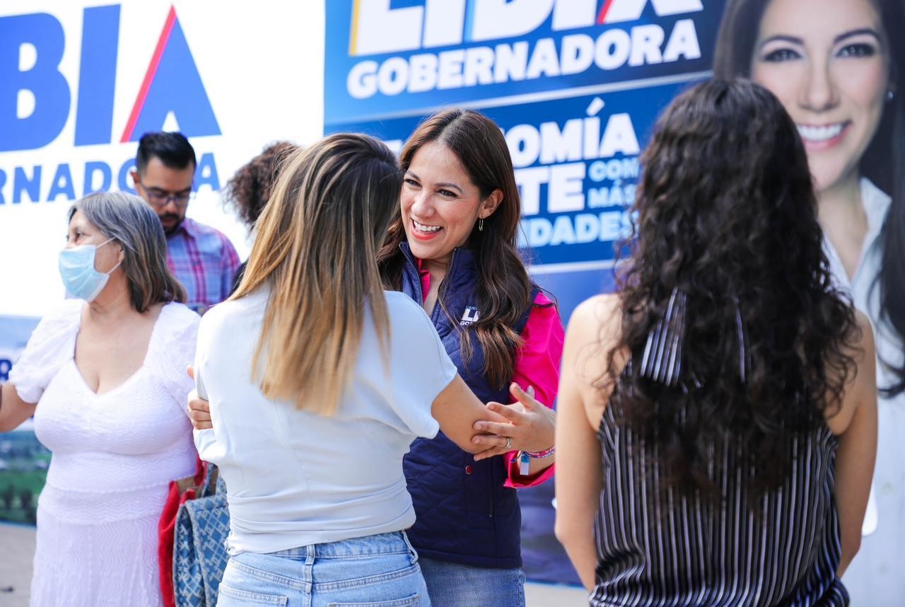 La candidata de la coalición ‘Fuerza y Corazón por Guanajuato, Libia Denisse Garcia Muñoz Ledo en campaña. Foto: Salvador Pacheco