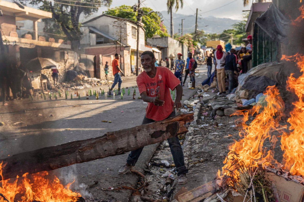 Desde el pasado 2 de marzo, la situación en Haití se ha recrudecido, tras la fuga de miles de presos de una de las prisiones centrales de dicho país. Foto: X (antes Twitter)/@AfricanHub_