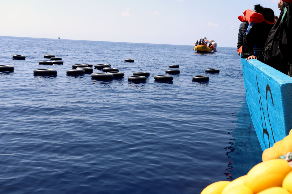 Rescate de migrantes por 'Médico Sin Fronteras' en mar mediterráneo. Foto tomada de: 'X' @MSF_Sea