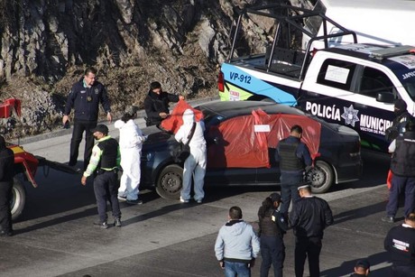 Puebla: ¡Encuentran restos de siete cuerpos en vehículo en Periférico Ecológico!