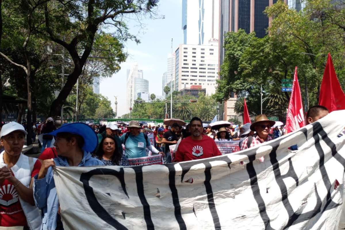 Maestros asistentes a la marcha por el paro nacional magisterial del 15 de abril del 2024 en Avenida Reforma, CDMX. Foto: X (antes Twitter)/@SutiemsRel2325