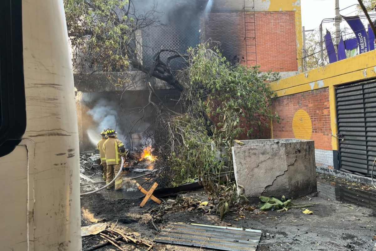 Autoridades en el choque del helicóptero en Coyoacán, Foto:  Iván Macías