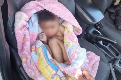 Abandonan a niño de 2 años en una maleta en Puebla