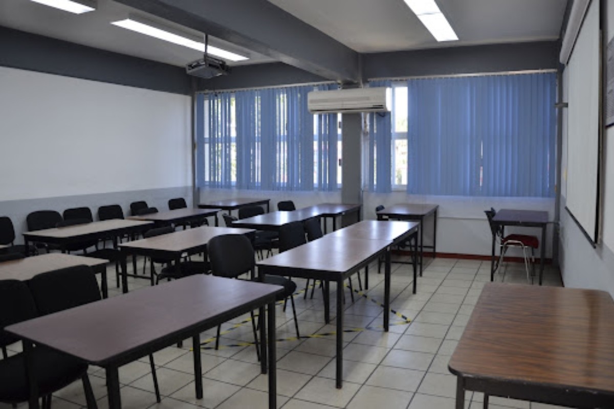 Salón de clases vacío Foto: Especialidad en Gestión y Docencia