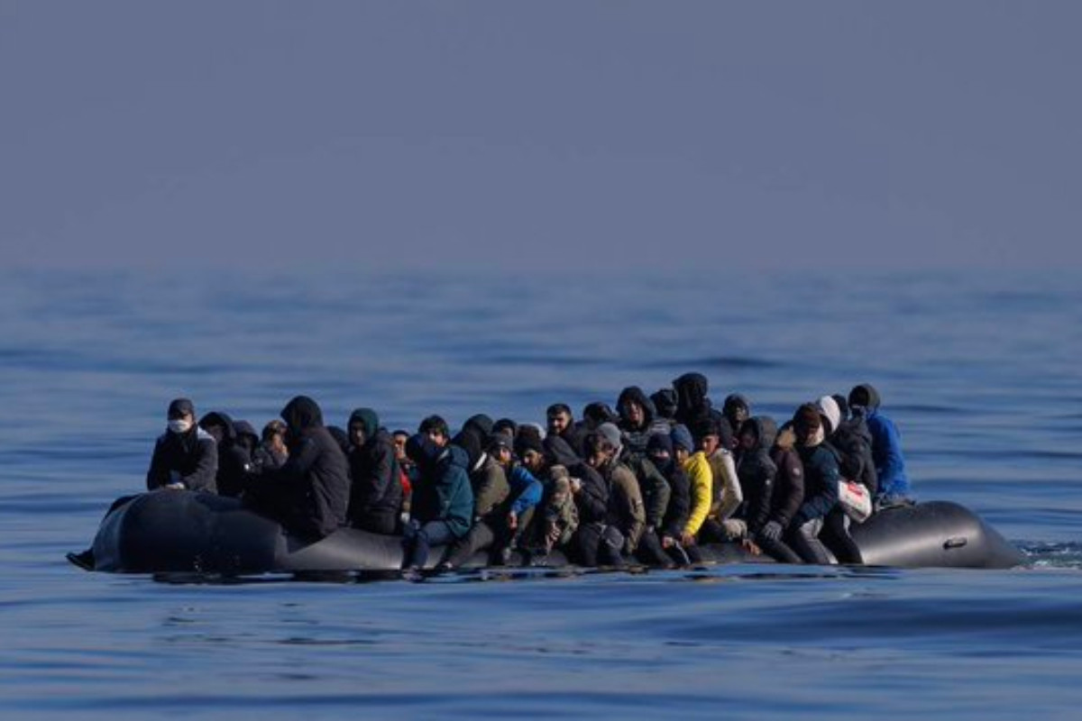 Los migrantes se encontraban abordo de una balsa Foto: 'X'(Twitter) @antmartinb