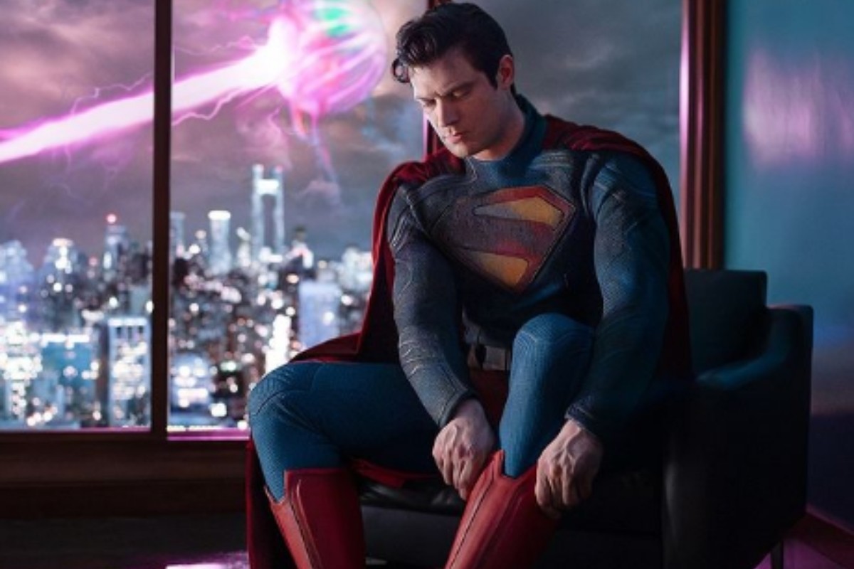 David Corenswet portando el traje de Superman Foto: Instagram @jamesgunn