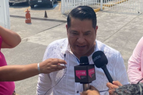 Arturo Santiago denuncia a Pepe Yunes en la Fiscalía General de la República