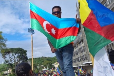 Protestas en Nueva Caledonia provocan declaración de estado de emergencia
