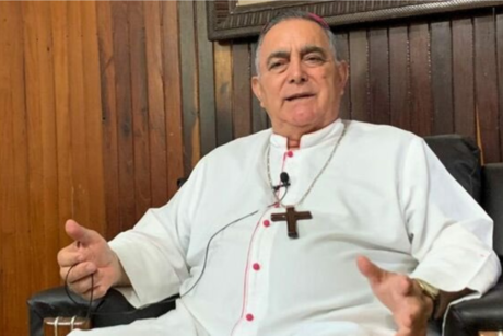 Obispo Rangel ingresó a hotel por su pie, y con otro hombre: CES-Morelos