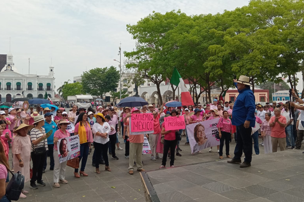 Multitud de simpatizantes a favor de Xóchitl Gálvez en marcha rosa en Tabasco. Foto tomada de: POSTA