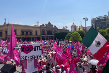 Marchan miles de personas en 'Marea Rosa' en Guanajuato; apoyo a Xóchitl Gálvez