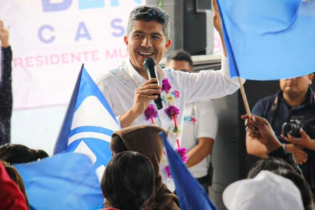 Eduardo Rivera Pérez, candidato del PAN denuncia ataque a su domicilio en Puebla