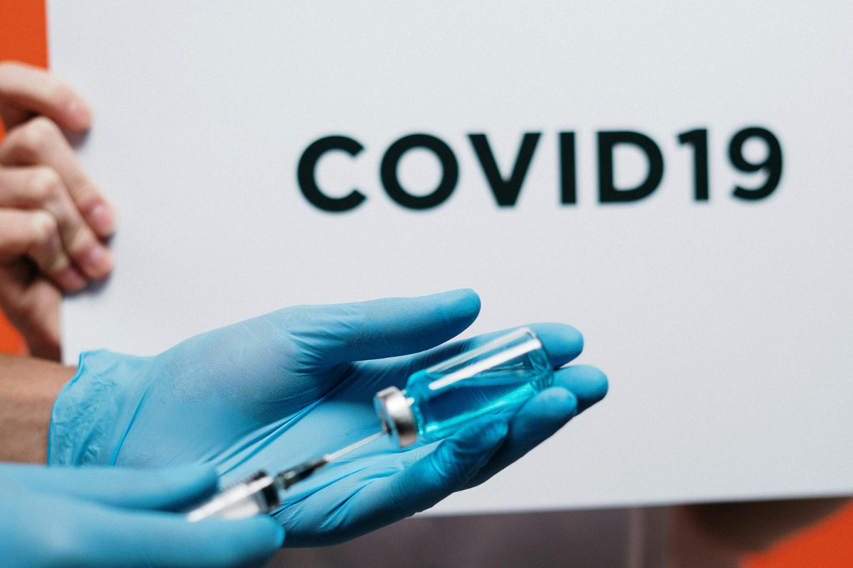 AstraZeneca retirará su vacuna conta el Covid-19 del mercado por esta razón