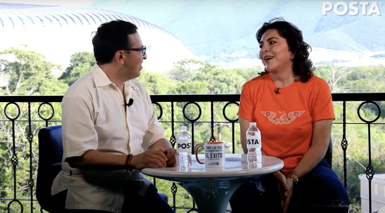 David Dorantes, consultor en comunicación e Ivonne Ortega, exgobernadora de Yucatán en entrevista. Foto: POSTA