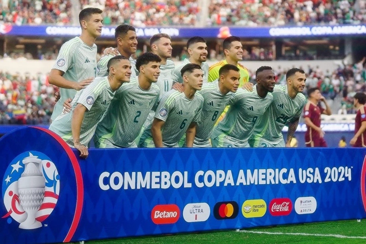 La Selección Mexicana en la foto oficial previo al partido contra Venezuela Foto: 'X'(Twitter) @Santigim11