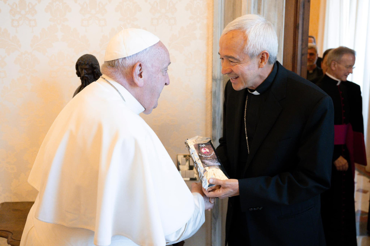 Papa Francisco recibe café veracruzano. Foto: Jorge Patrón Wong