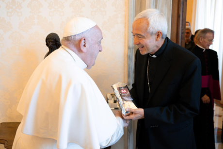 Papa Francisco prueba café veracruzano, le llevó el Arzobispo de Xalapa