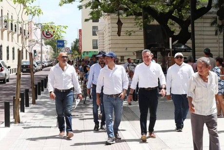 Alcalde y gobernador supervisan trabajos de remodelación en el centro de Mérida