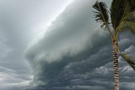 Ciclón Tropical Uno ya arrasa Quintana Roo; así se ve el cielo tras su llegada