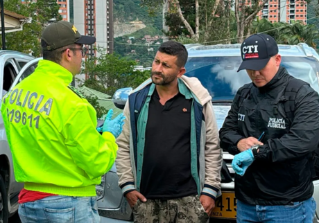 Siete miembros del EMC detenidos en Colombia al viajar en autos oficiales