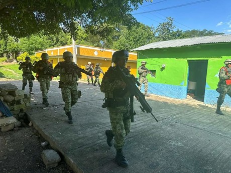 Confirma AMLO desplazamiento de chiapanecos a Guatemala por violencia