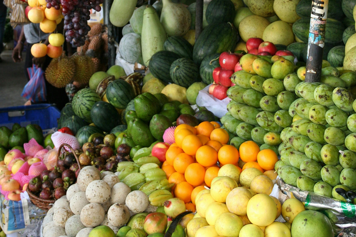 Frutas en mercado, Foto: Pexels/Ian Turnell