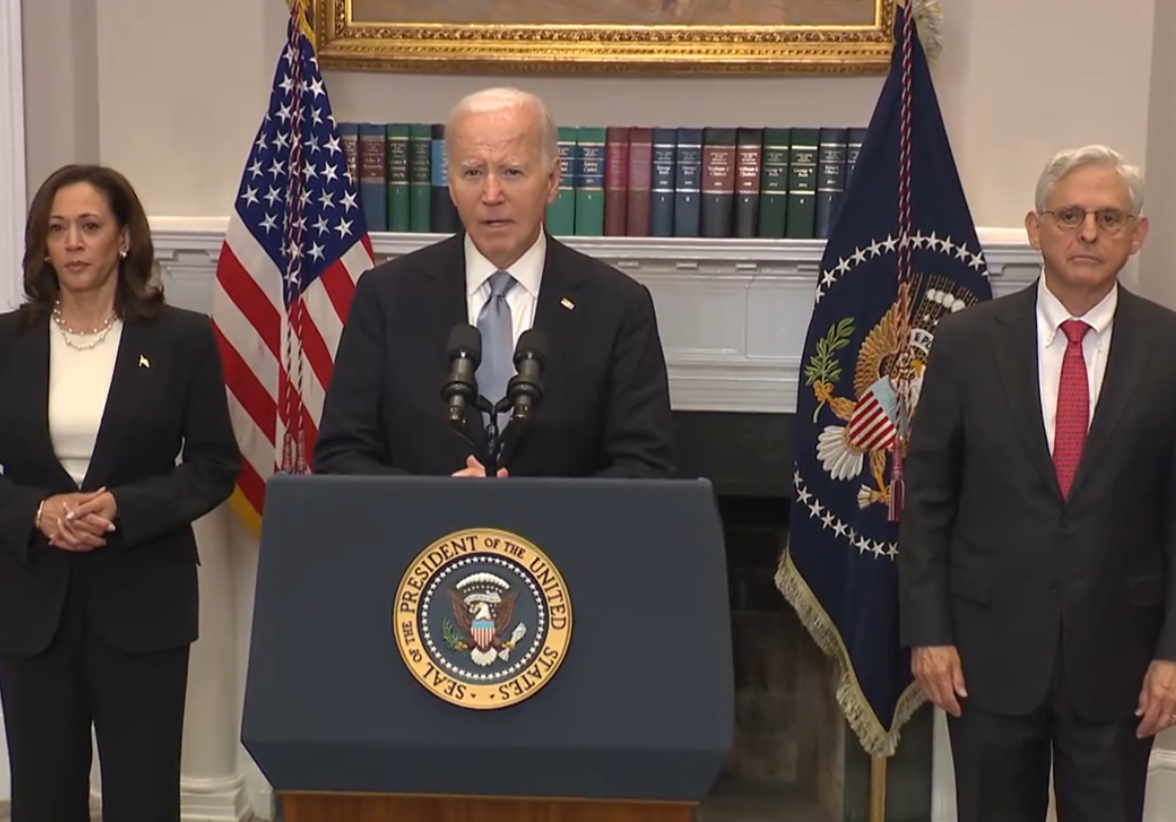 El presidente Biden condenó el tiroteo contra Donald Trump en Pensilvania, pidiendo unidad y una investigación profunda, asegurando que 'no hay lugar para la violencia en Estados Unidos'. Foto: Cortesía