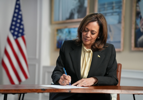 Kamala Harris logra recaudar $1.4 millones y critica a Trump en Massachusetts