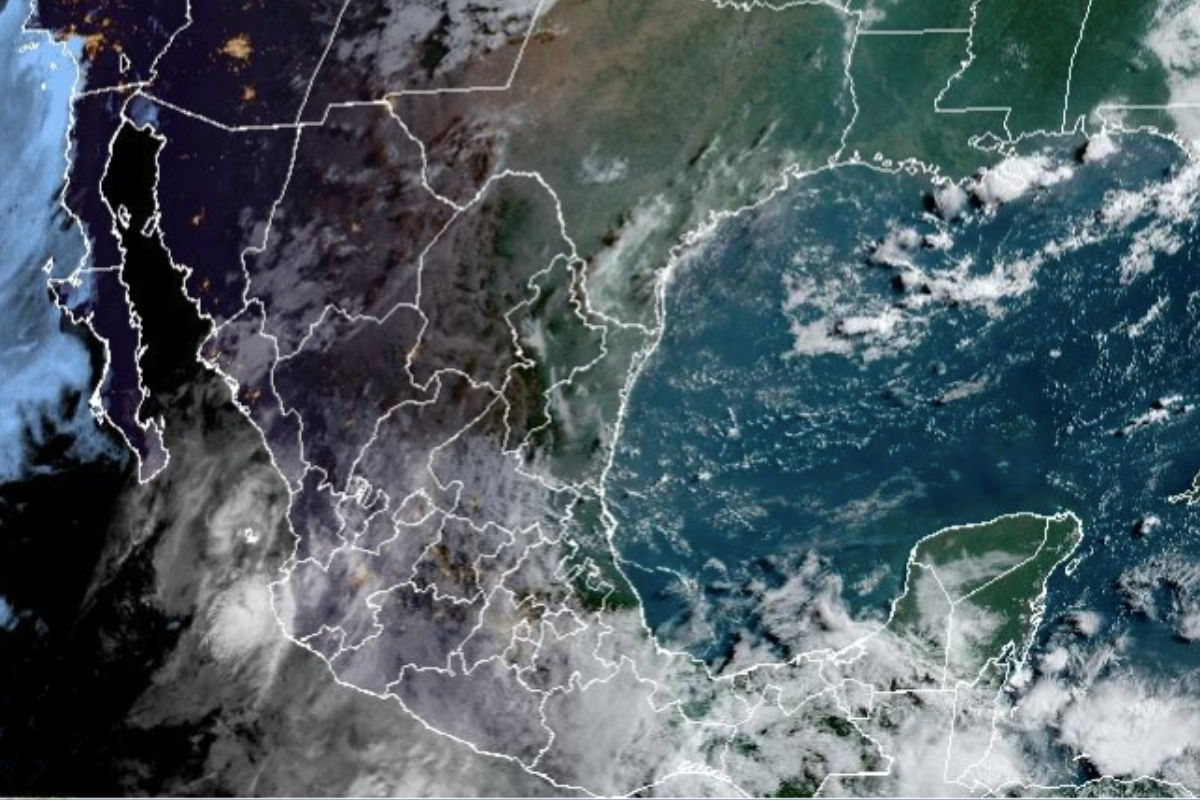 Vista satelital del territorio de México. Captura de pantalla / National Hurricane Center