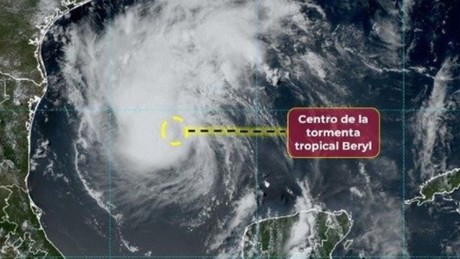 Texas se prepara para la llegada del huracán 'Beryl'