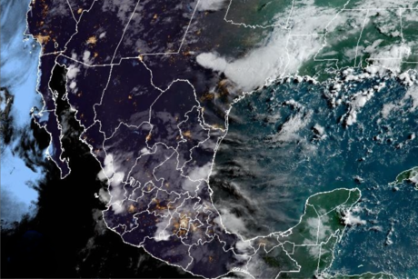 Onda tropical 11 y monzón mexicano causarán lluvias intensas a fuertes en México