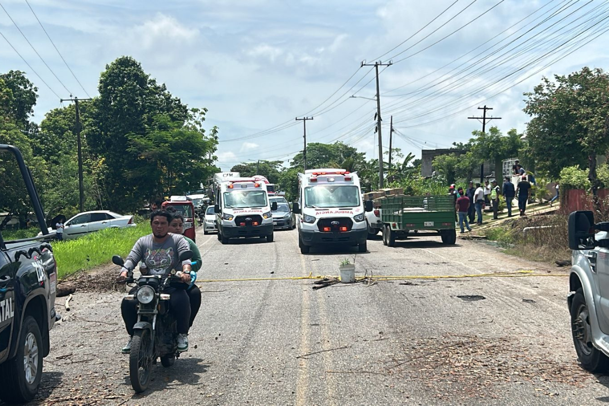 Lugar del bloqueo realizado por los manifestantes en Jalapa, Tabasco. Foto: Armando de la Rosa