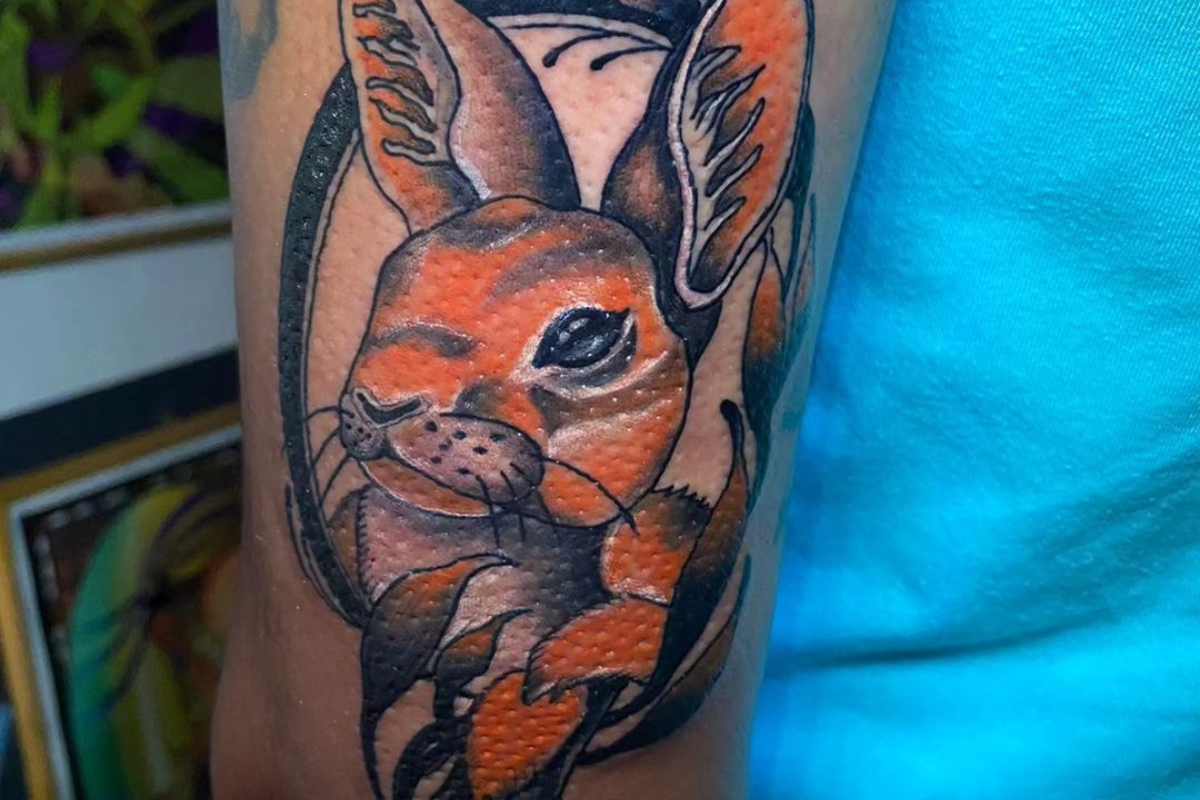 Tatuaje de conejo, Foto: Instagram @cesargzlzu