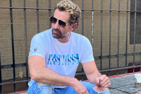 Gabriel Soto admite estar 'en duelo' tras rompimiento con Irina Baeva