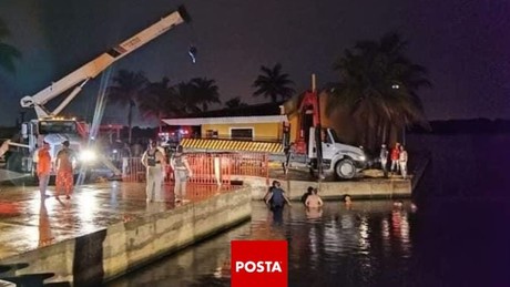 Mueren siete jóvenes tras caer a río Calzadas en Coatzacoalcos, Veracruz